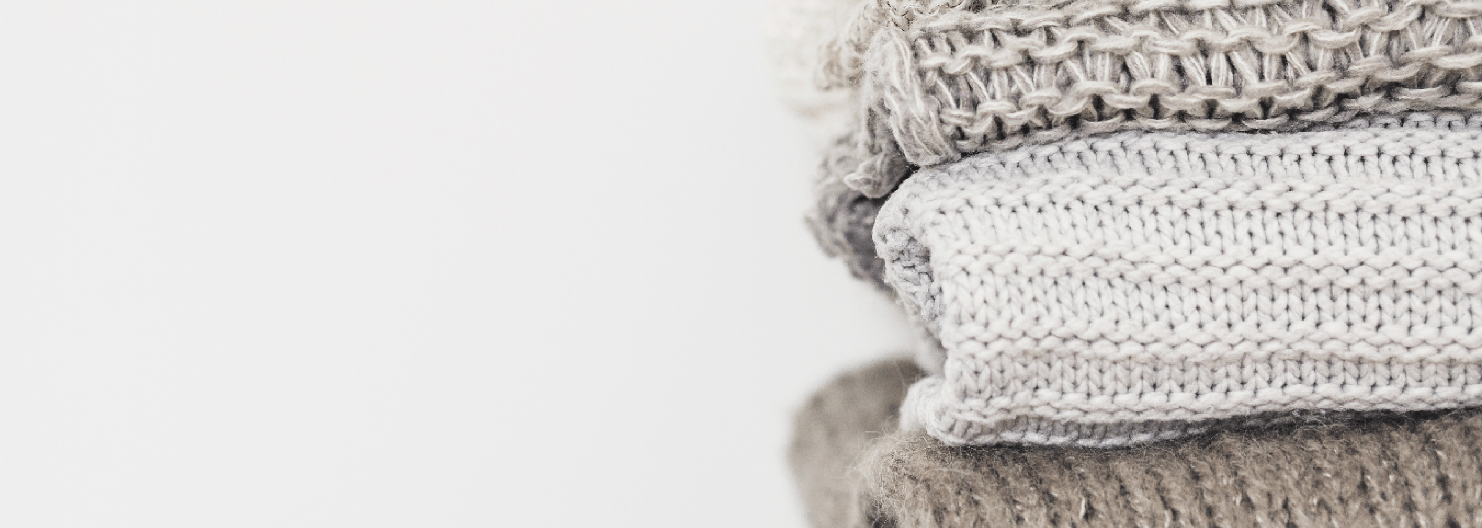 What is the Difference between Knits and Wovens in Clothing?